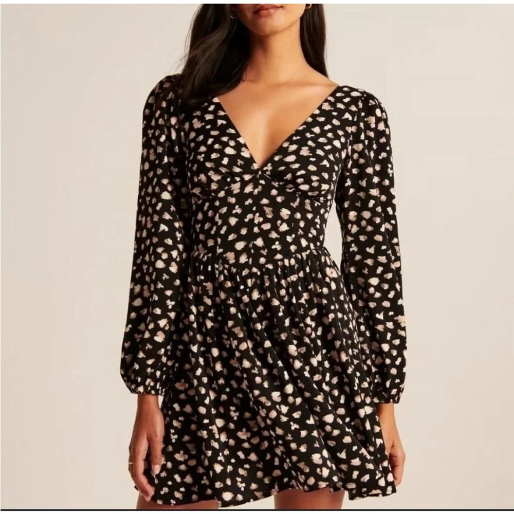 Abercrombie & Fitch mini dress, all-over animal print, V-Neck - Picture 1 of 11